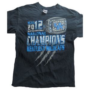 KENTUCKY WILDCATS NCAA 2012 National Champions Black T-Shirt Size M GILDAN
